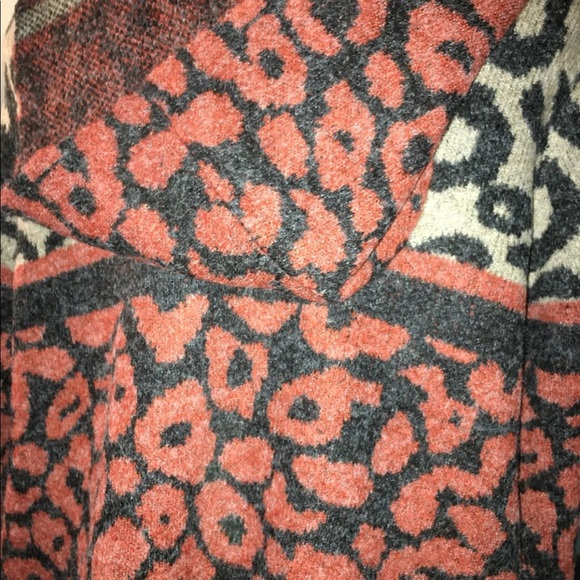 🌹🌹 leopard print hoodie size Large New - Picture 3 of 5
